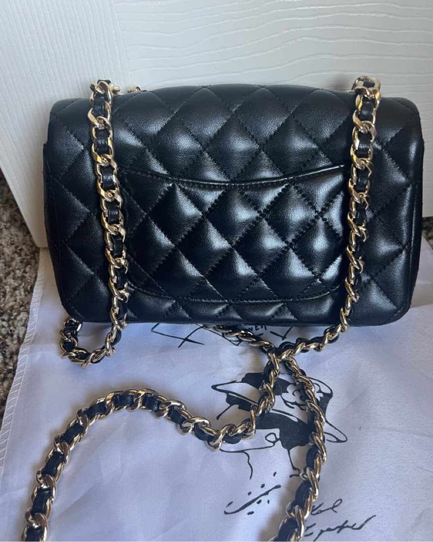 Chanel Cute Little Purse - Image 4