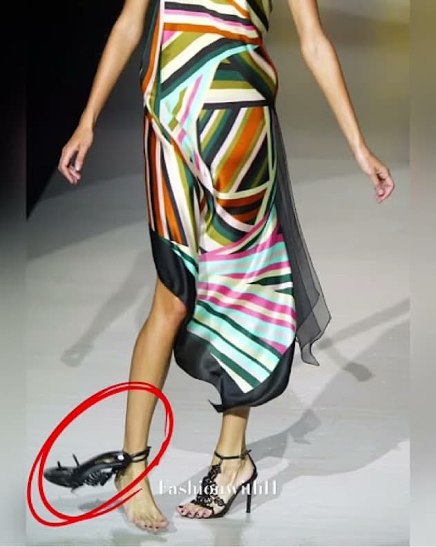 Gisele Bundchen Runway Fashion Show Evnt - Image 5