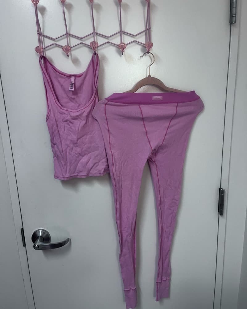 Bubblegum Pink Skims Set  - Image 1