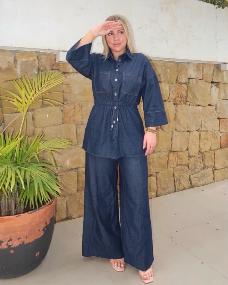 Chic Denim Jumpsuit with Flare Legs - Image 1
