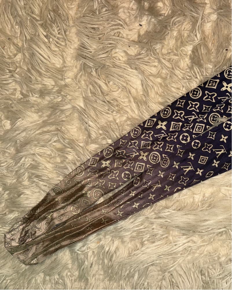 Louis Vuitton Silk Scarf Wrap - Image 2