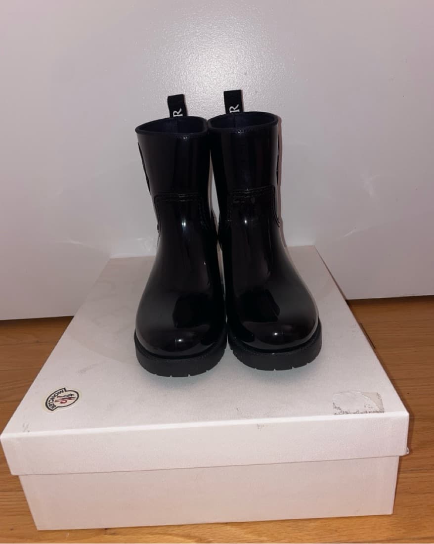 Moncler Ginette Boots - Image 4