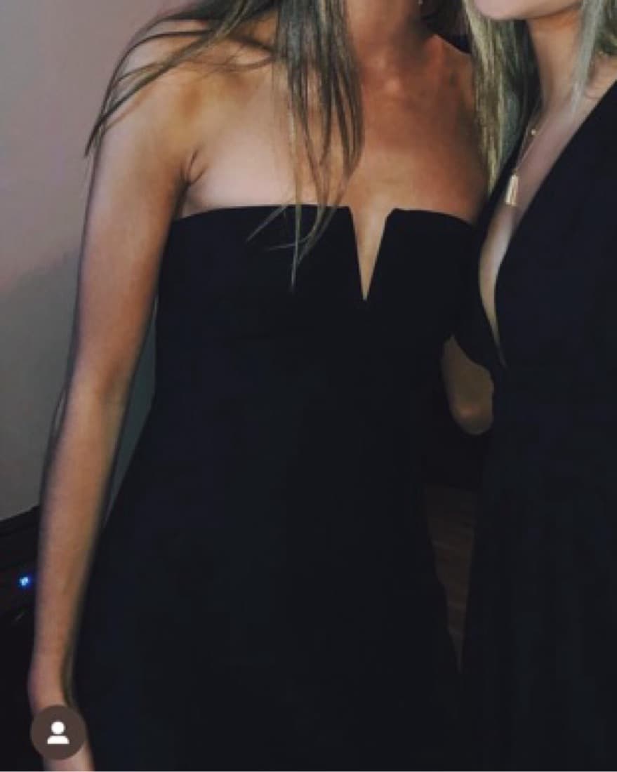 Black V-cut Formal Dress - Image 2
