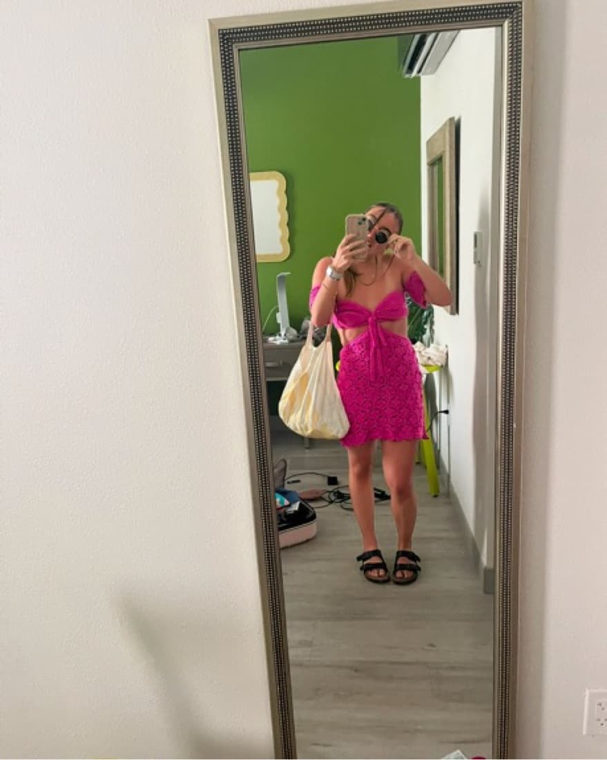 Vibrant Fuchsia Lace Mini Dress - Image 2