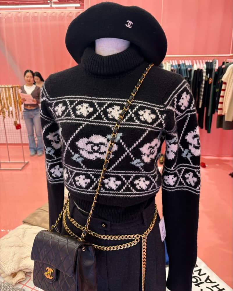 Chanel Vintage 95A CC Logo Turtleneck - Image 1