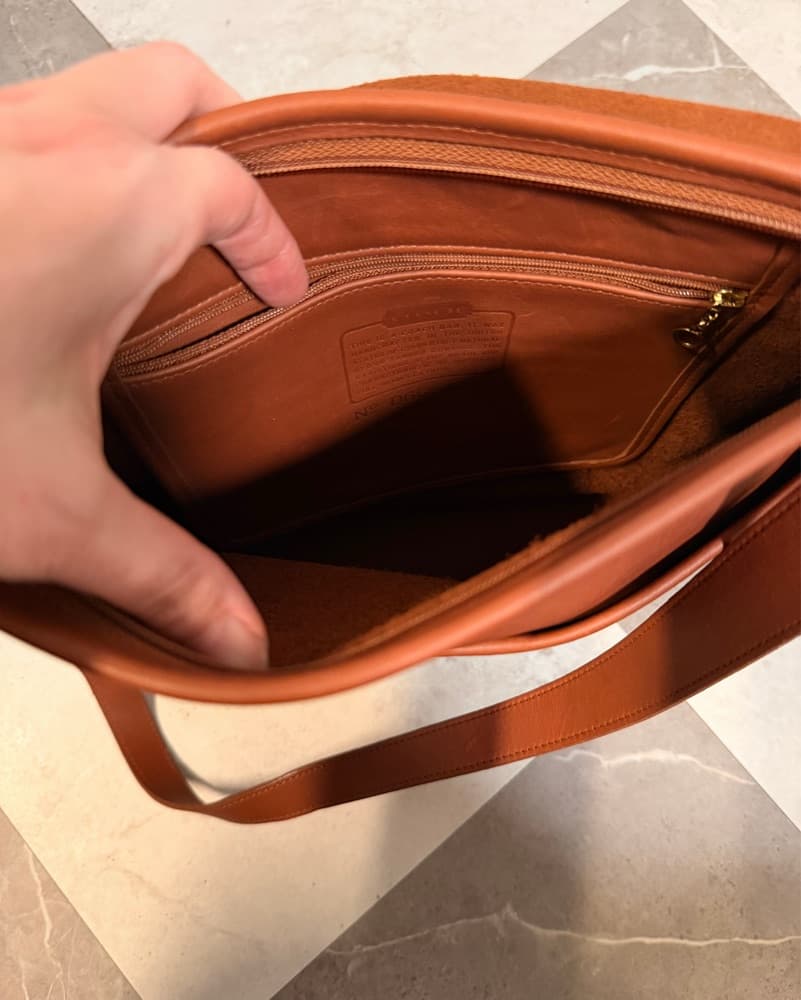 Vintage Coach Crossbody Bag - Image 5