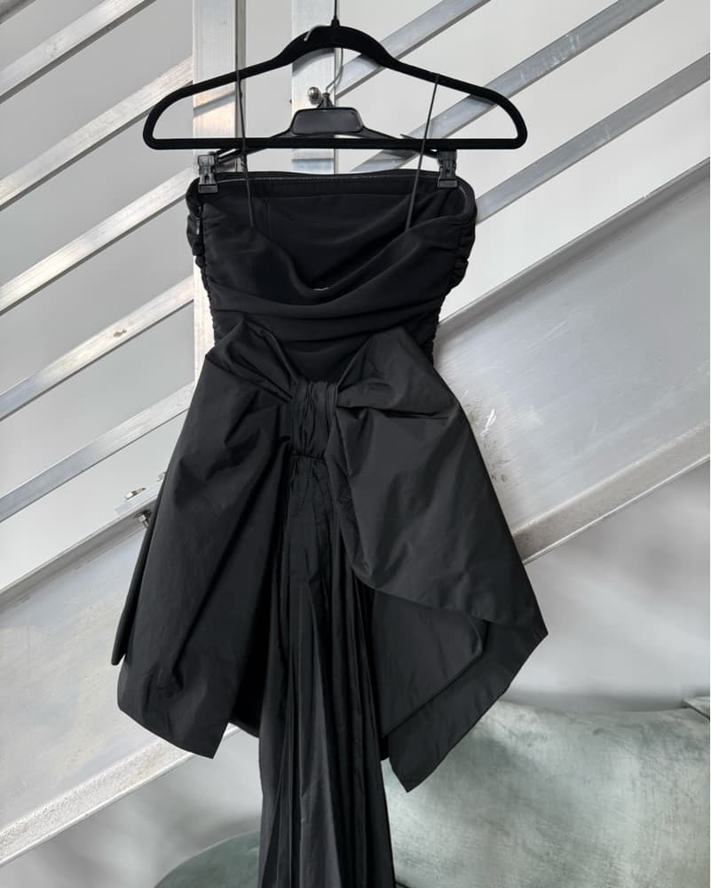 Cinq A Sept Bow Black Strapless Dress - Image 4