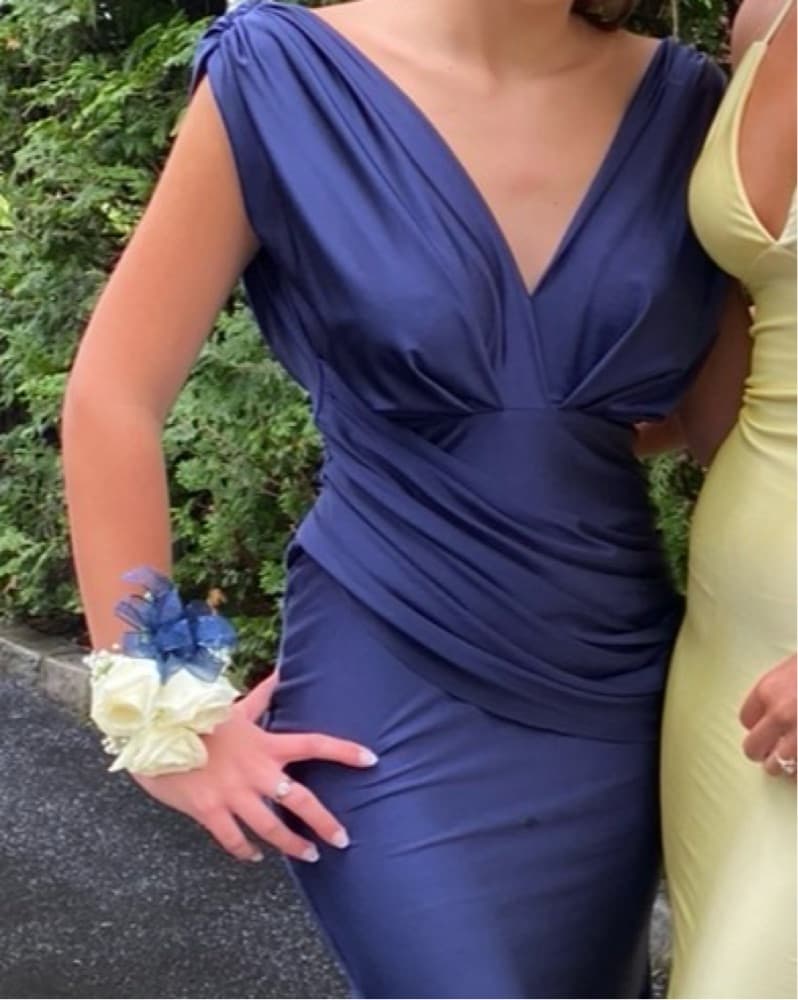 Elegant Navy Mermaid Gown - Image 4