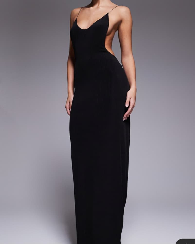 Elegant Backless Black Dress - Image 4