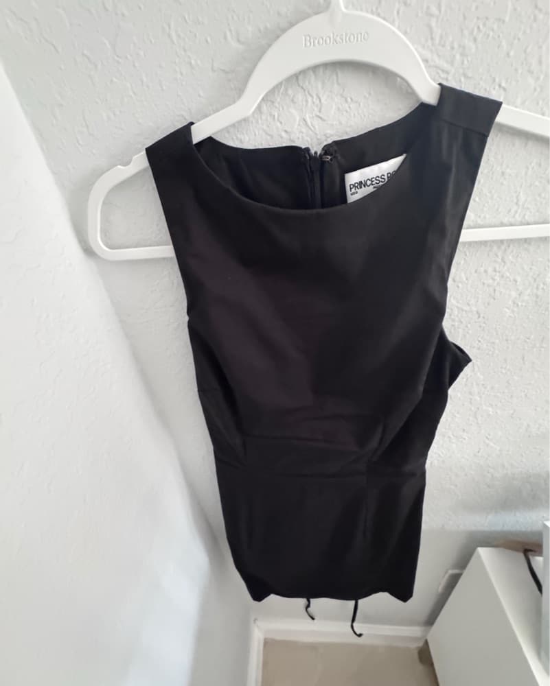 Chic Black Sleeveless Cocktail Dress - Image 1