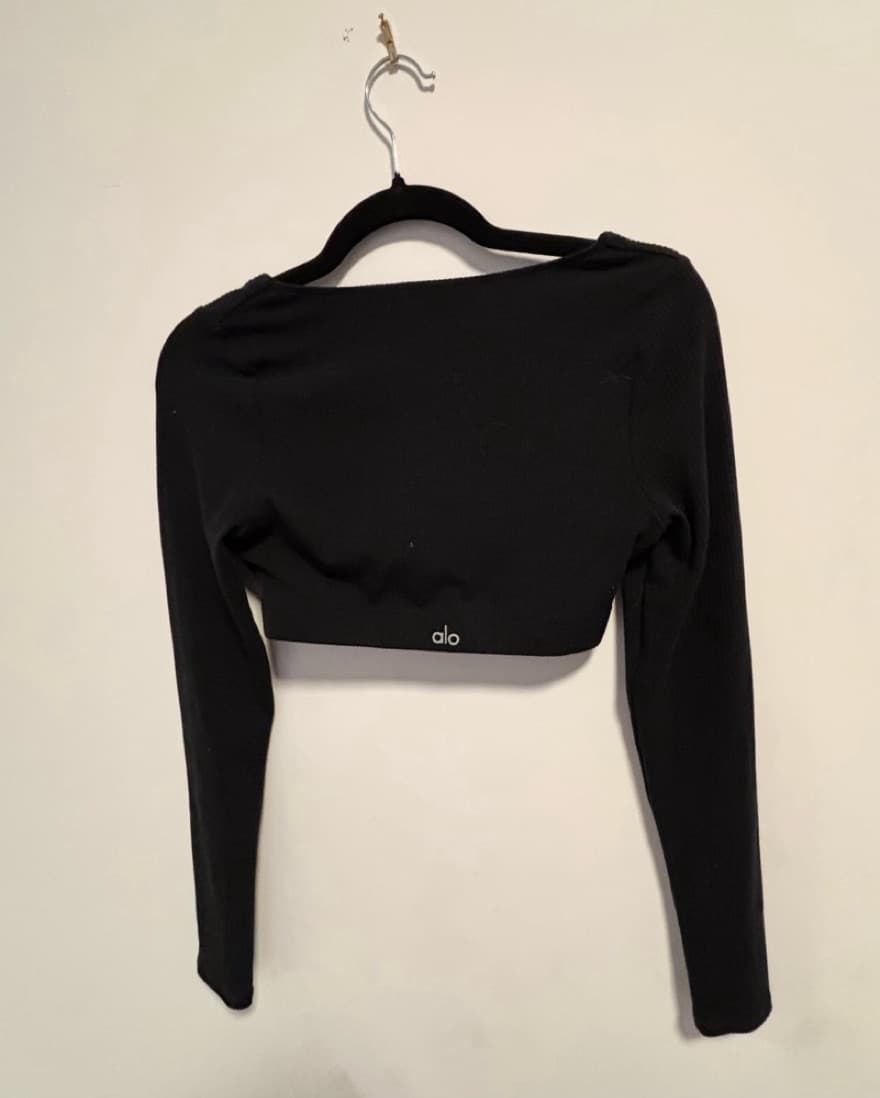 Chic Black Cropped Alo Top - Image 1