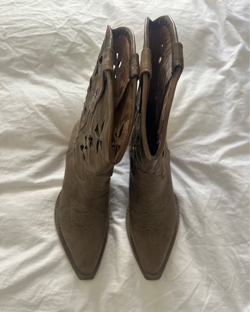 Cut Out Leather Western Cowboy Boots - Image 3