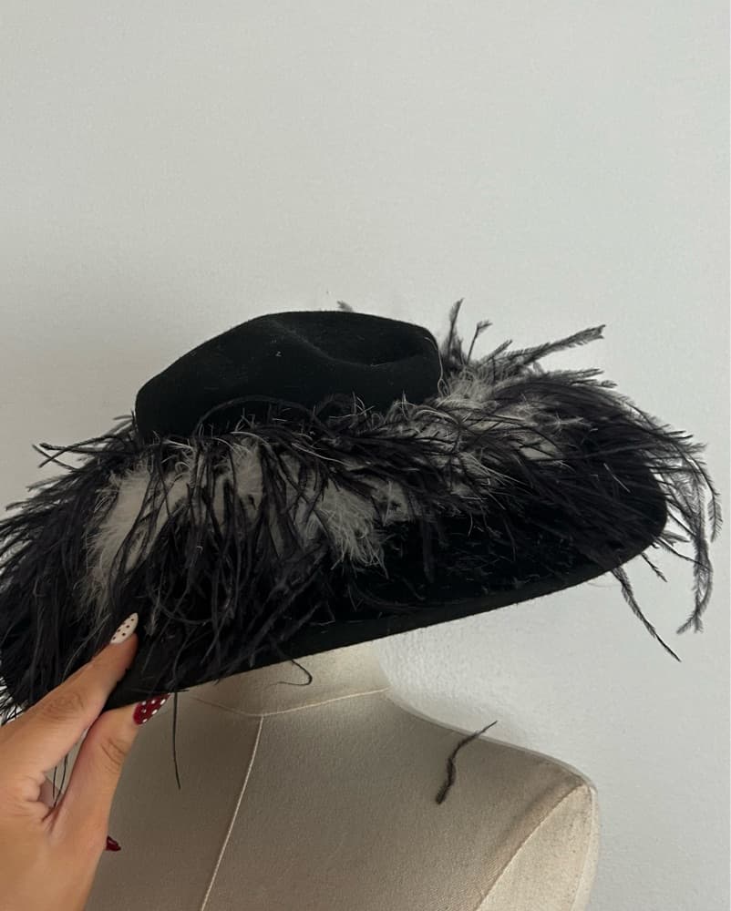 DESIGNER FEATHER HAT - Image 2