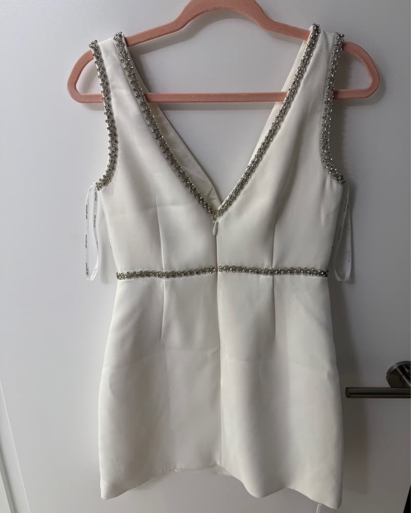 Elegant Beaded White Mini Dress - Image 2