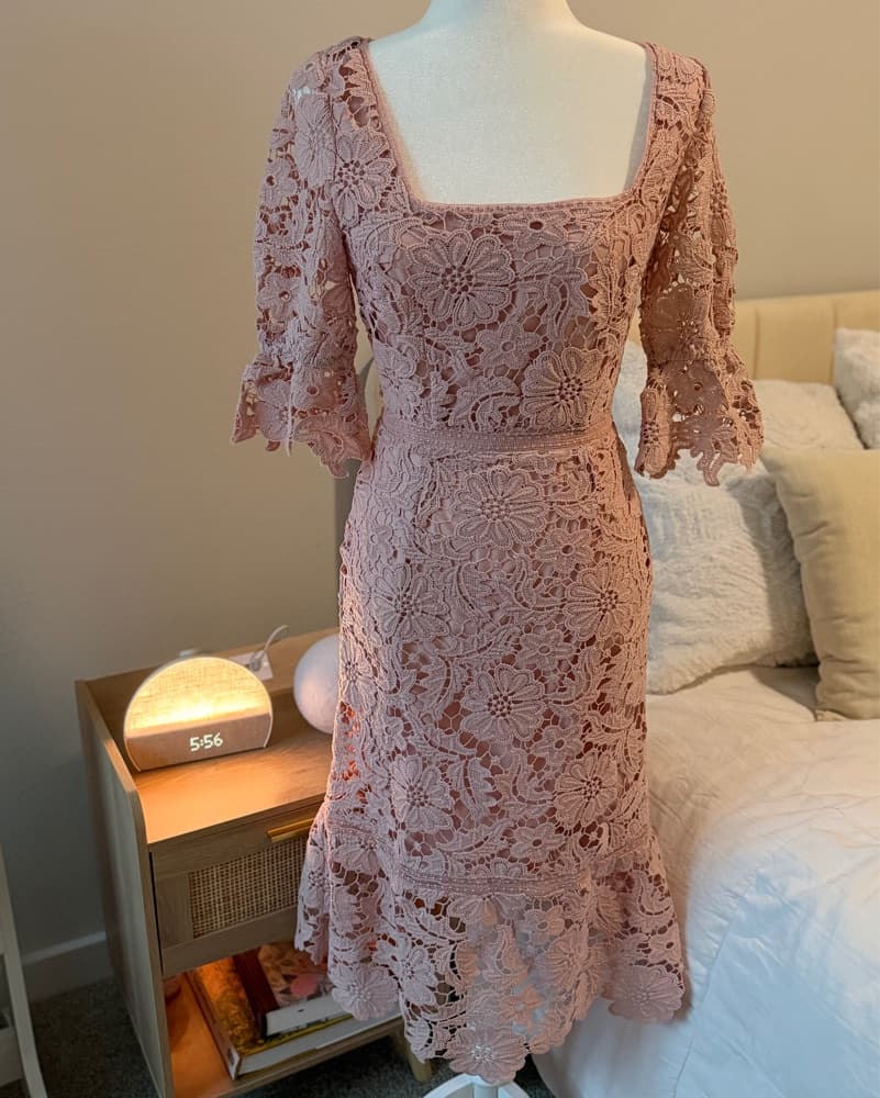 Gorgeous Floral Lace Midi Dress - Image 1