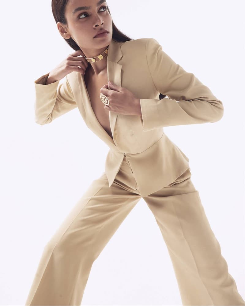 Chic Beige Pantsuit with Flair - Image 2
