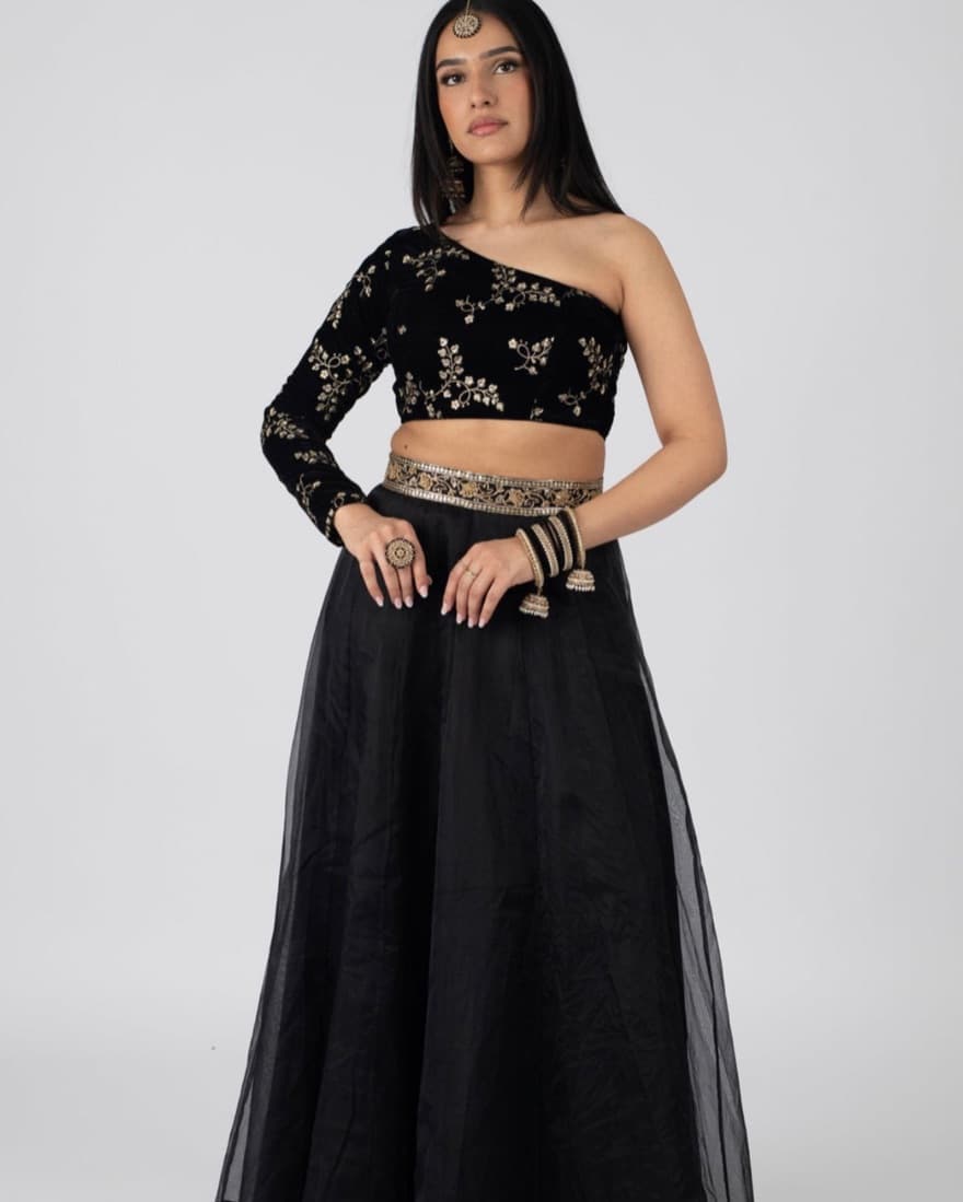 Black Lehenga - Image 3
