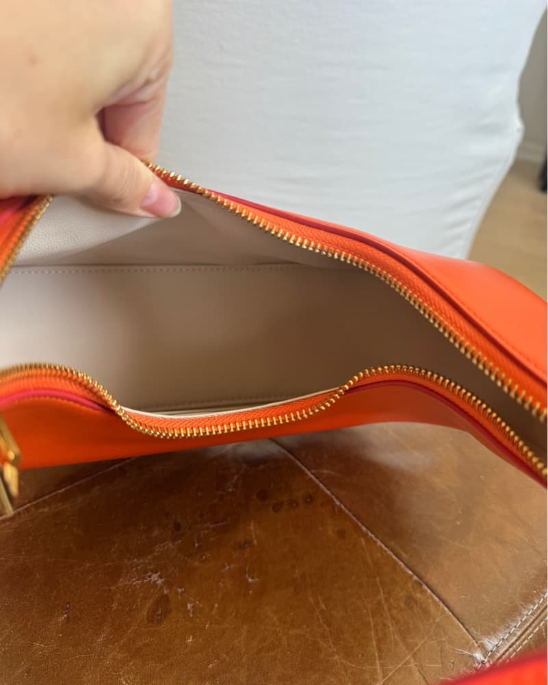 MacDuggal Ombre Hobo Bag - Image 6