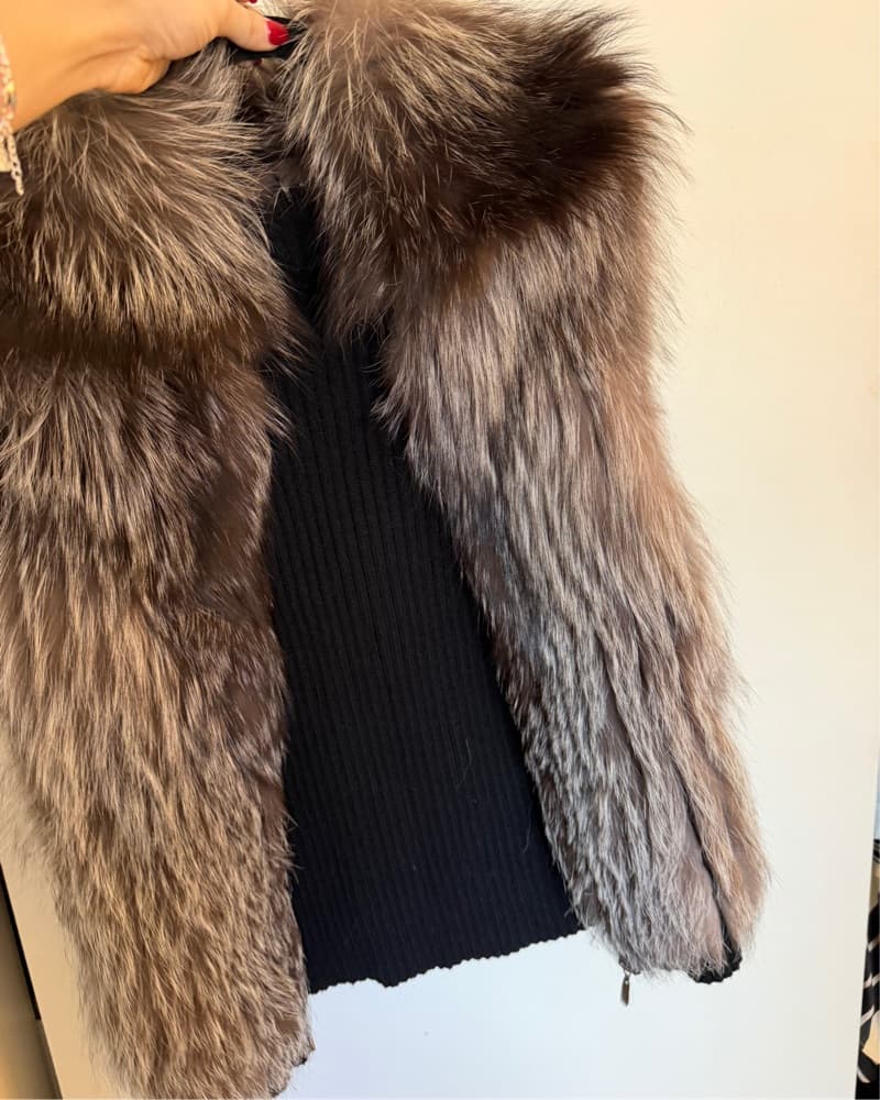 Luxurious Faux Fur Coat - Image 2