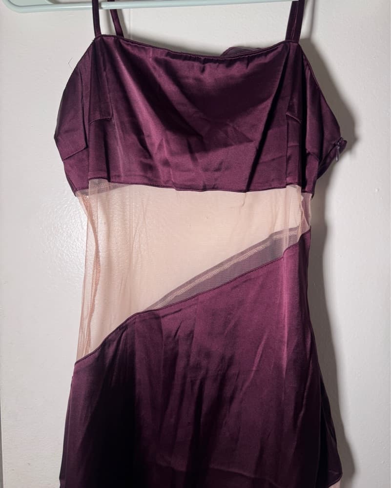 Elegant Purple Ombre Dress - Image 3