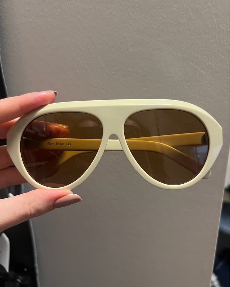 Past Midnight The Icon Sunglasses Ivory - Image 4