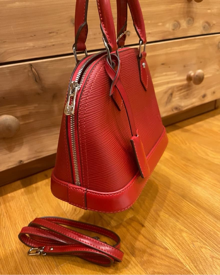 LOUIS VUITTON Red Purse - Image 2