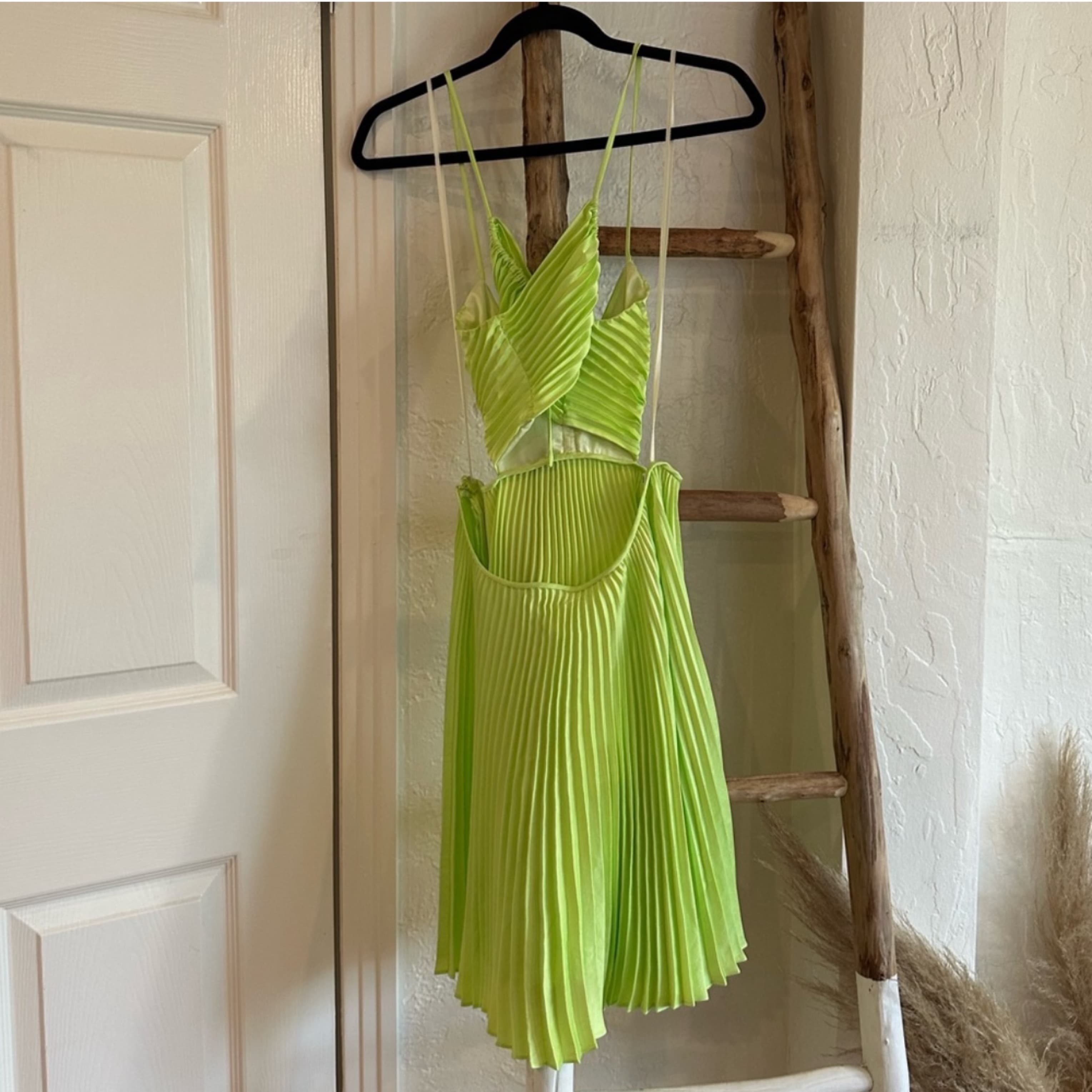 ALC Ari Green Mini Dress Pleated Size 0 - Image 4