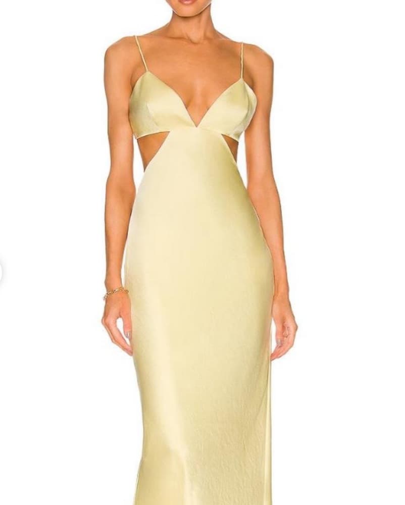 Stunning Sleek Formal Gown - Image 1