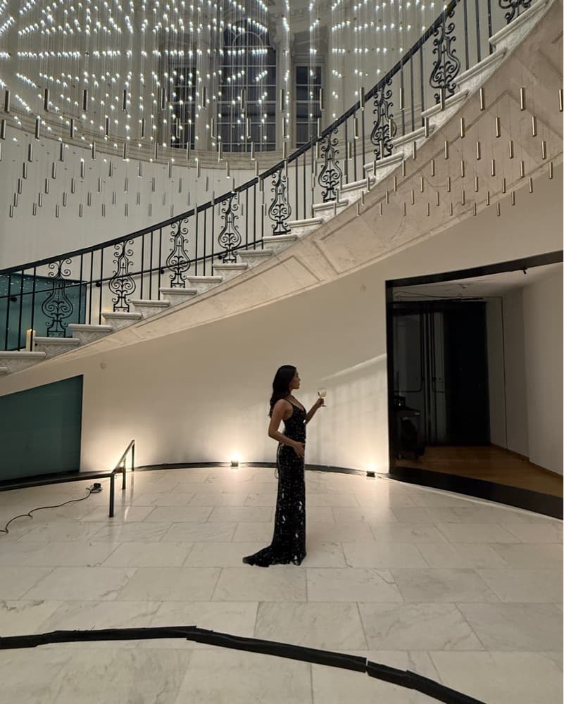 Blacktie Sparkly Gown - Image 4