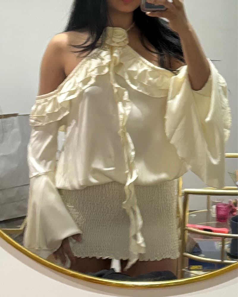 Elegant Off-Shoulder Satin Dress - Image 3