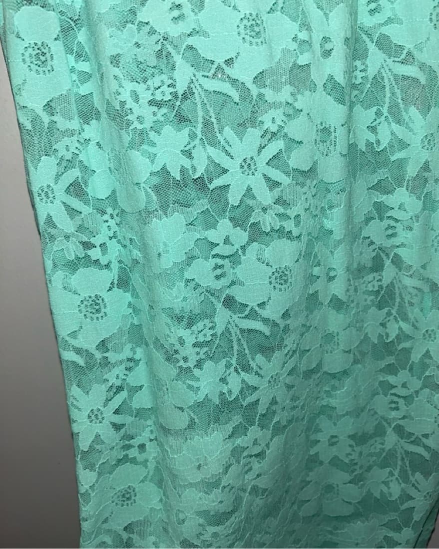 Lace VS slip  - Image 5