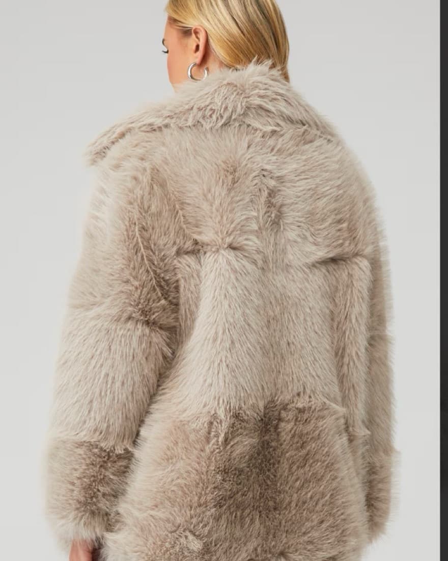 ASTR Hadley Faux Fur Coat - Image 3