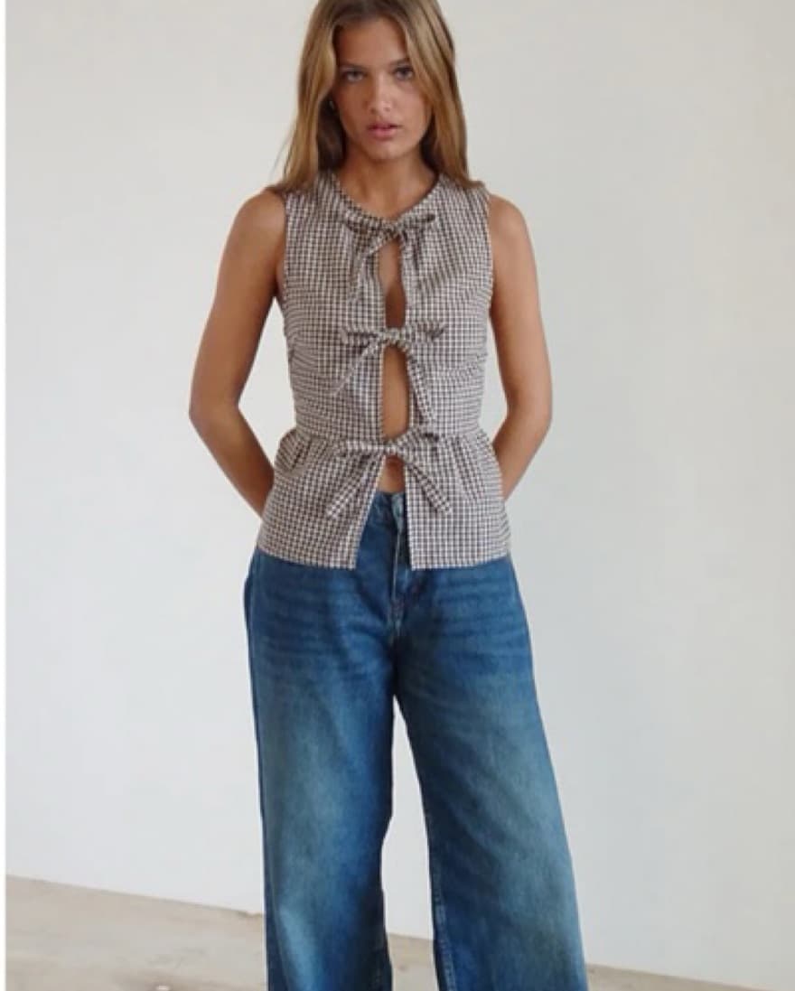 Motel Kayvata Top In Mini Gingham Brown - Image 2