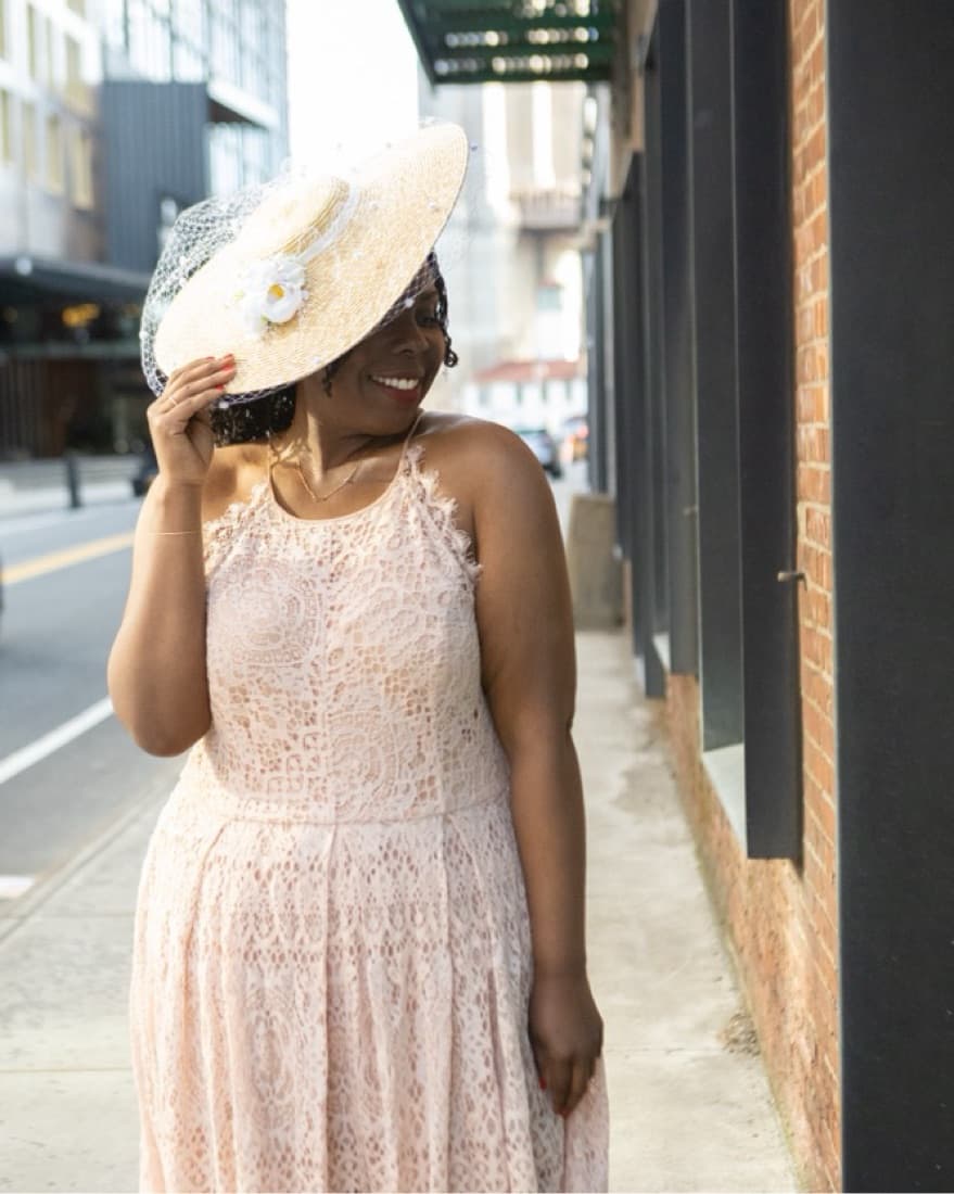 Plus Size Lace Cocktail Dress - Image 5