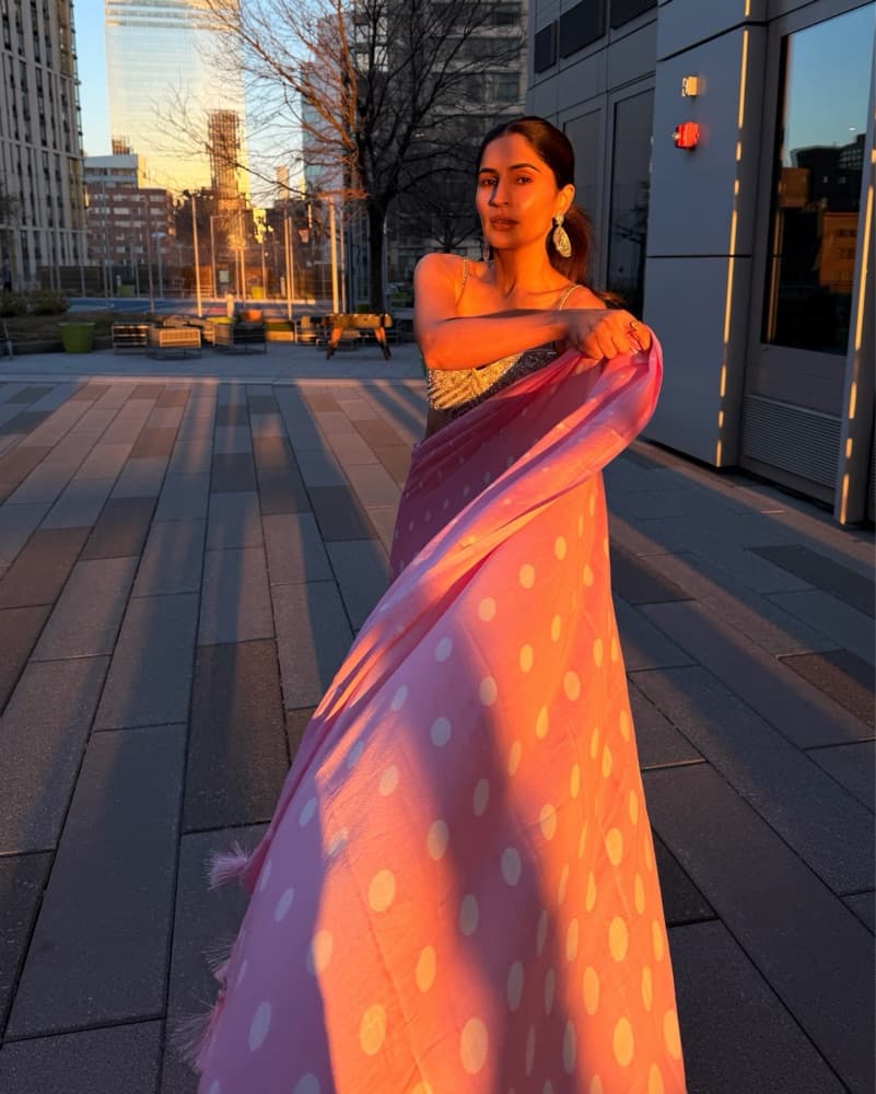 Pink Polka Dot Saree XS-M - Image 1