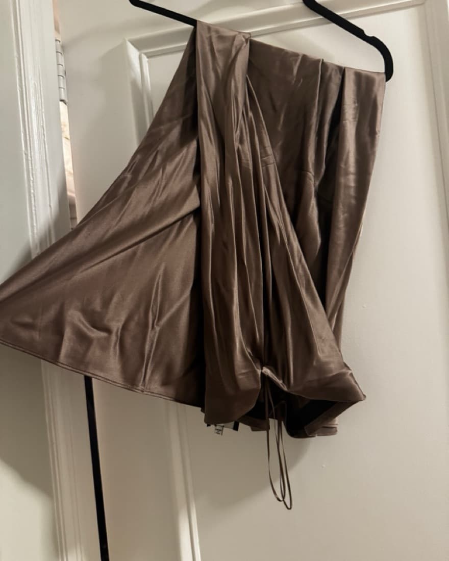 Reformation Lakisha Silk Skirt Magnetic - Image 5