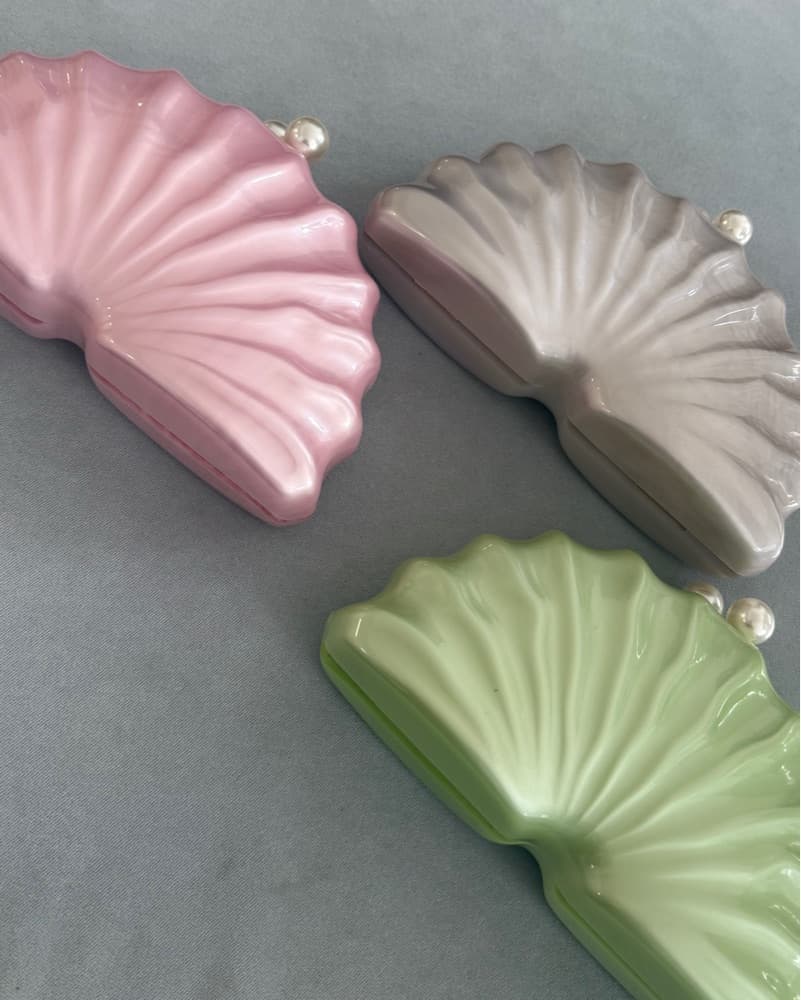 Green Seashell Clutch  - Image 3