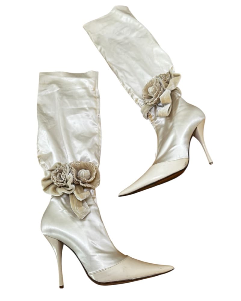 CREAM WHITE BRIDAL BOOTS - Image 1