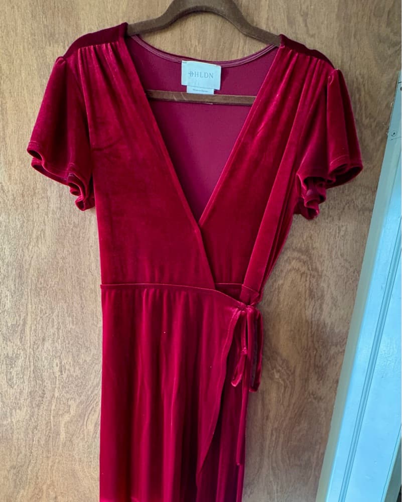 Elegant Red Velvet Wrap Dress - Image 2