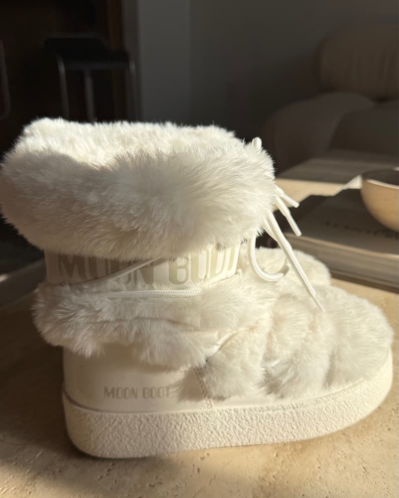 White Faux Fur Moonboots - Image 3