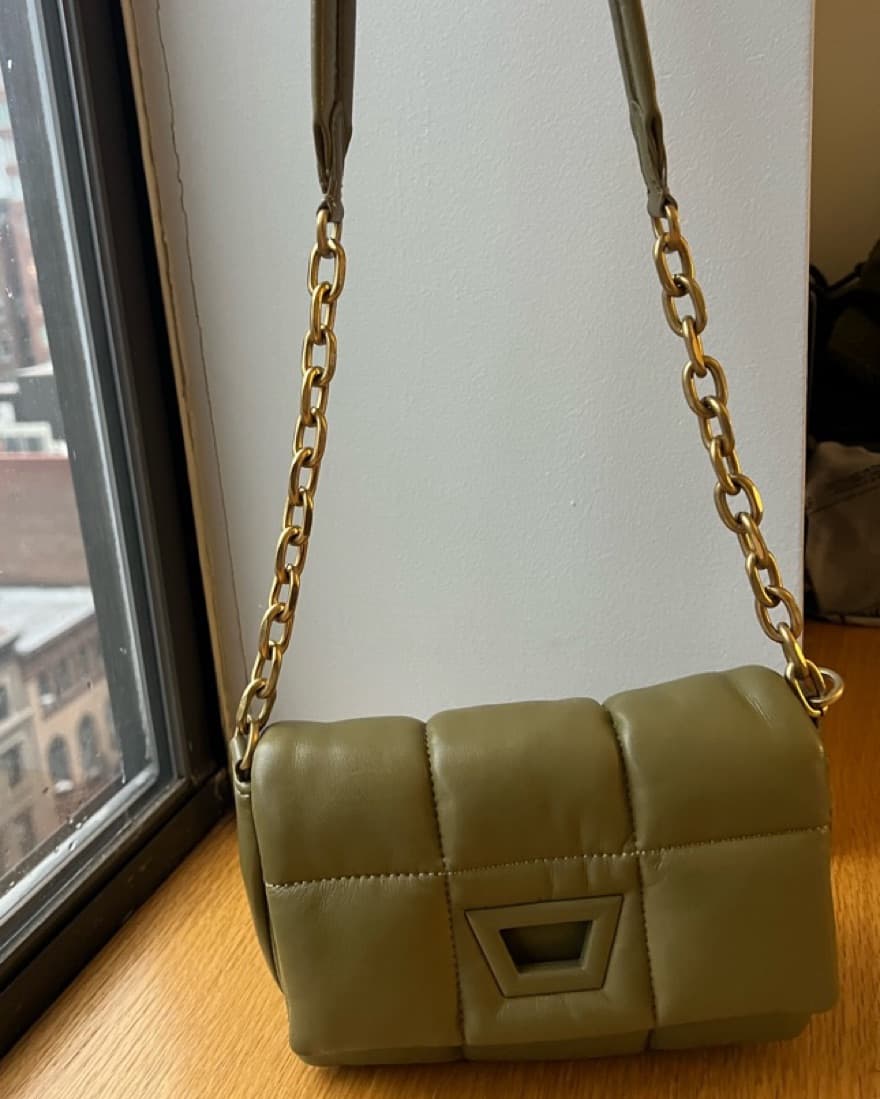 Green Quilted Gold Chain Shoulder Bag - Image 3