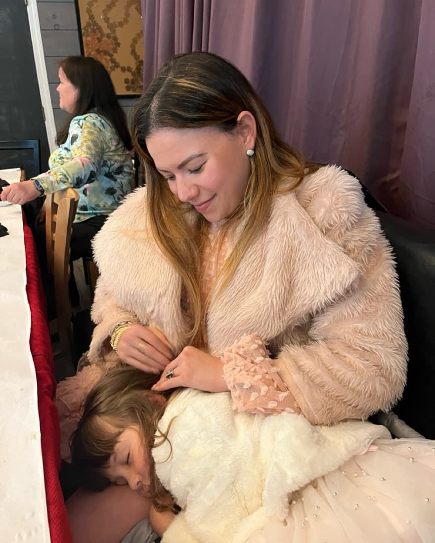 Cozy Faux Fur Jacket with Chic Style - Image 3