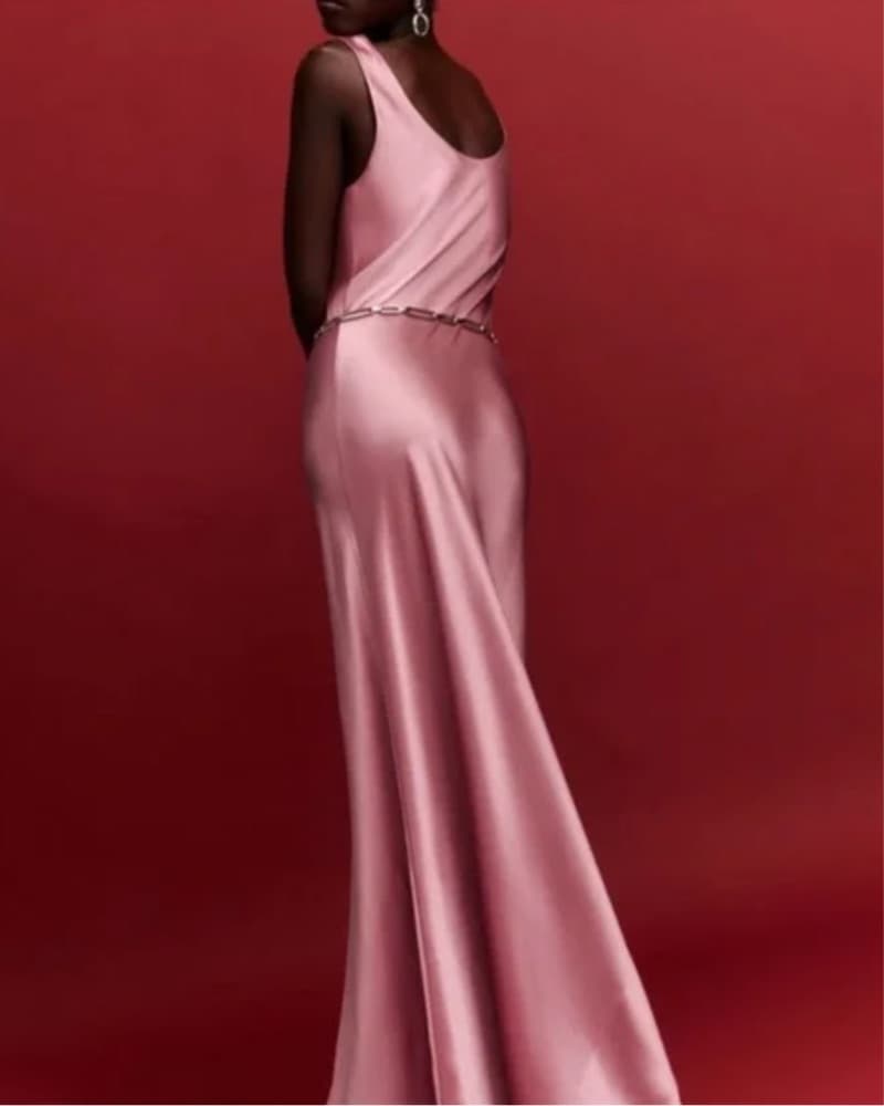 Elegant Satin Mermaid Gown - Image 3