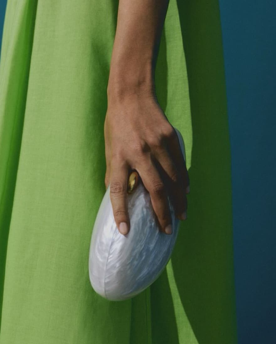 Pearl Acrylic Clutch Bag with Chain - Image 3