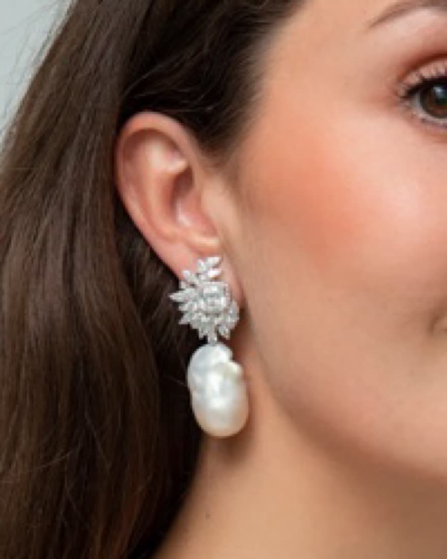SPARKLY STATEMENT DROP EARRING WITH BARO - Image 1