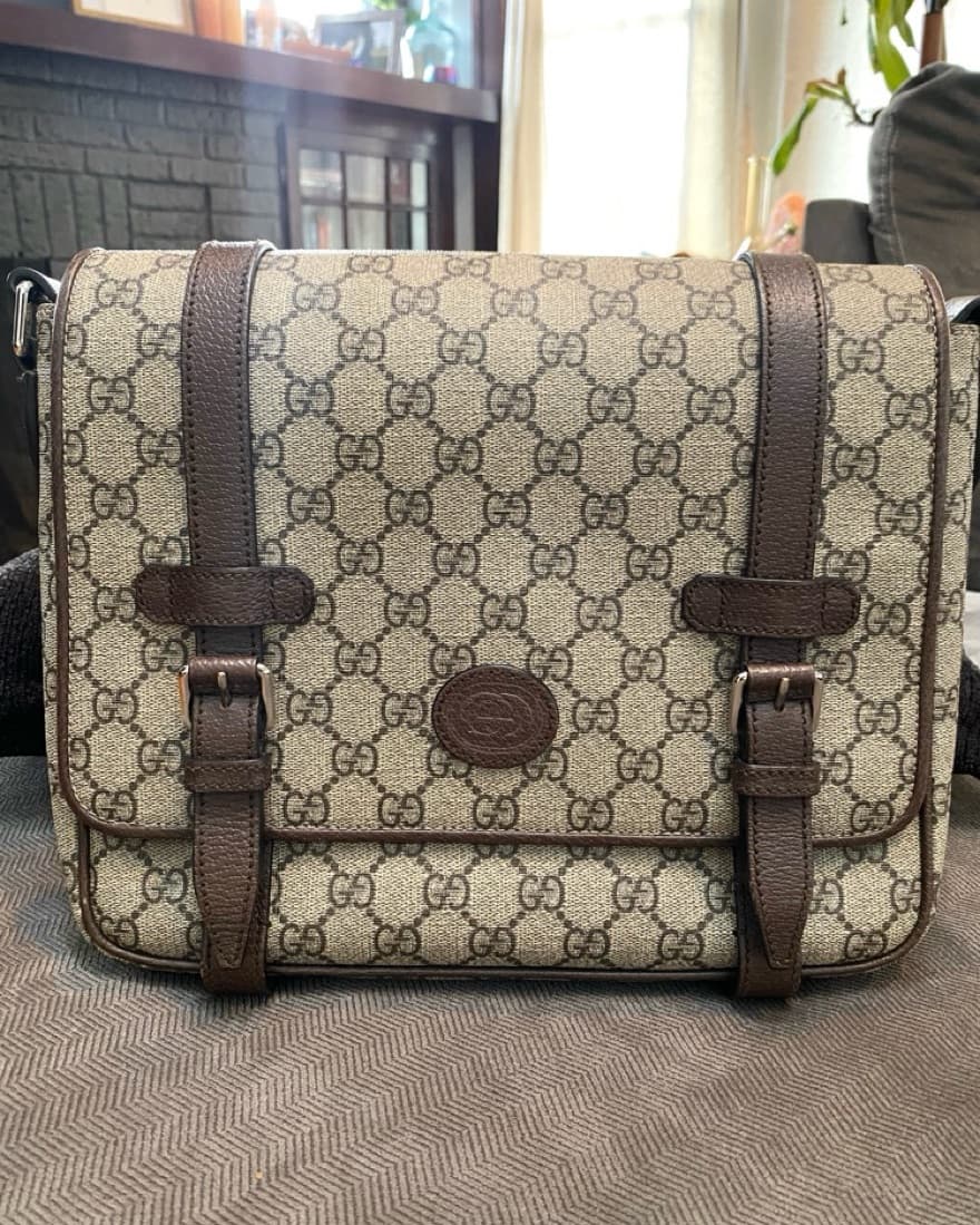 Gucci GG Supreme Flap Messenger Bag - Image 2