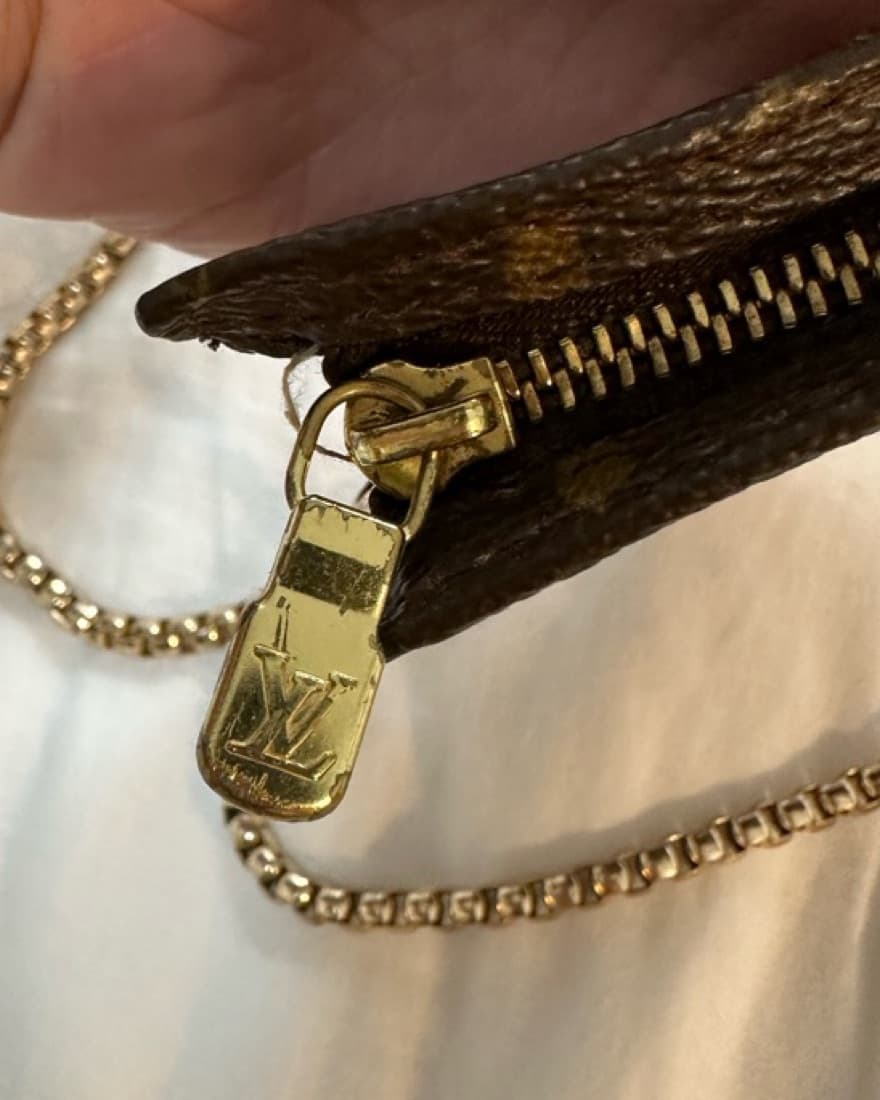 Vintage Louis Vuitton Mini Purse/ clutch - Image 4
