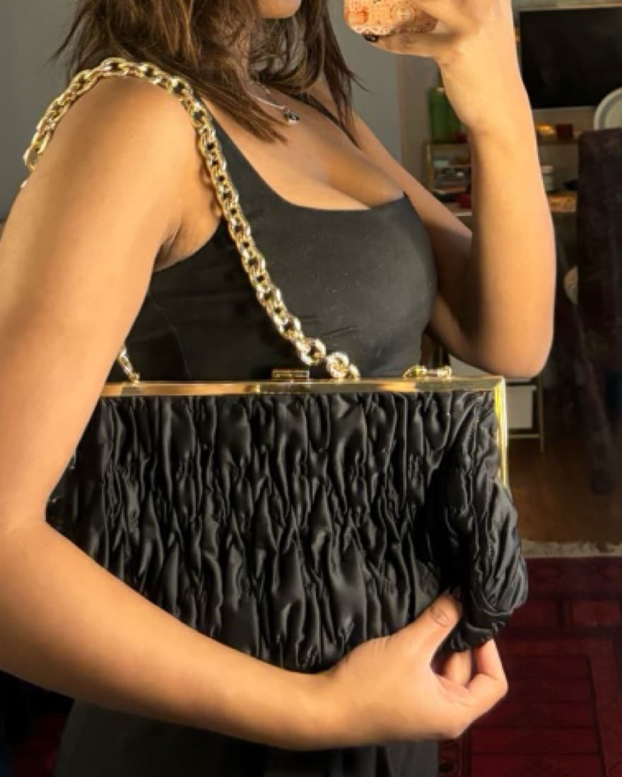 Chic Pleated Clutch with Gold Chain - Image 3