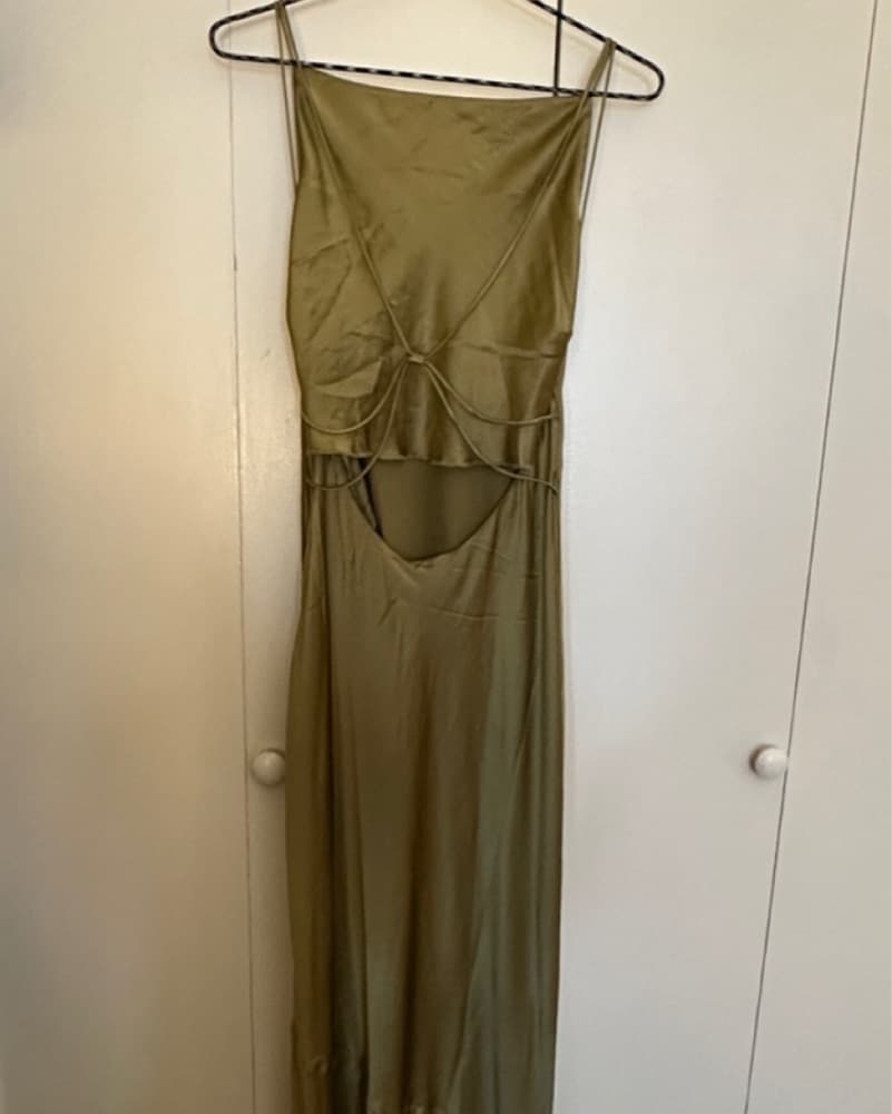 Reformations Adkins Dress Olive - Image 4