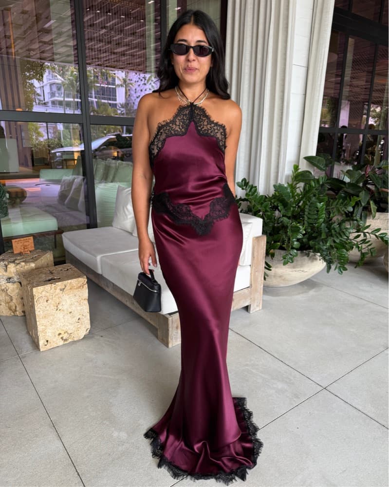 Retrofete burgundy lace gown - Image 4